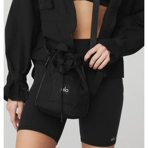 Alo yoga cross body bucket bag NWT